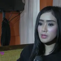 Sebagai pekerja seni, Cita Citata mendukung para pria yang hobi gonta ganti warna rambut. Tetapi pria dengan warna rambut mencolok, bukanlah karakter pria idaman Cita. 