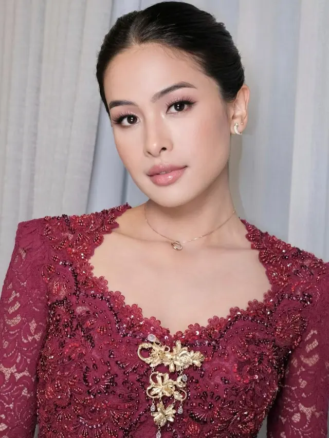 Inspirasi kebaya simpel dari para artis yang bisa dijadikan referensi untuk merayakan Lebaran (Instagram/@maudyayunda)
