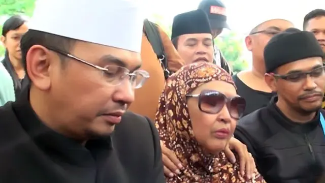 Umi Tatu Berharap Pipiek Dapat Jodoh Melebihi Uje