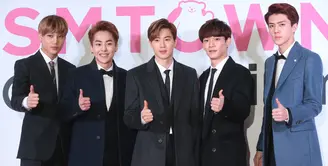 Boyband asal Korea, EXO, kembali meneruskan prestasi gemilangnya di dunia musik Korea. (Bintang/EPA)