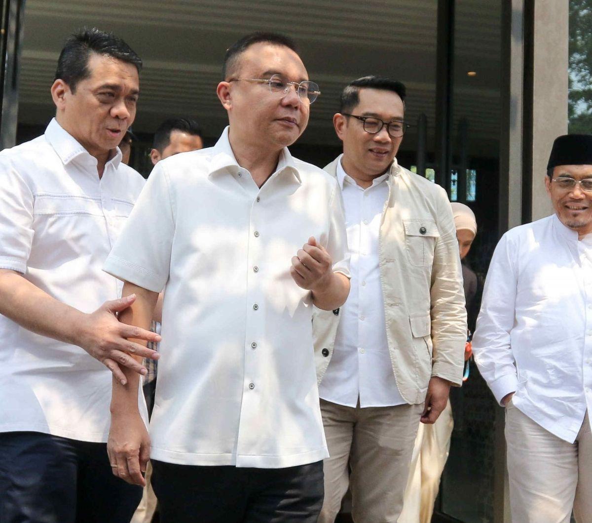 Ketua Harian DPP Partai Gerindra, Sufmi Dasco Ahmad didampingi Ketua Tim Pemenangan RIDO, Riza Patria dan bakal calon gubernur-wakil gubernur Jakarta, Ridwan Kamil-Suswono hadir dalam rapat yang digelar di Hutan Kota Plataran, Senayan, Jakarta, Senin (16/