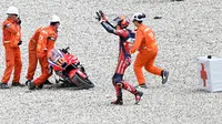 Kecelakaan Horor Kaki Johann Zarco Terjepit Motor Pecco Bagnaia di MotoGP Catalunya, Adik Valentino Rossi Teringat Crash Suzuka
