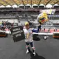 Jorgen Martin selebrasi usai menang juara dunia Moto3 di Sepang Malaysia (Foto: www.motogp.com)