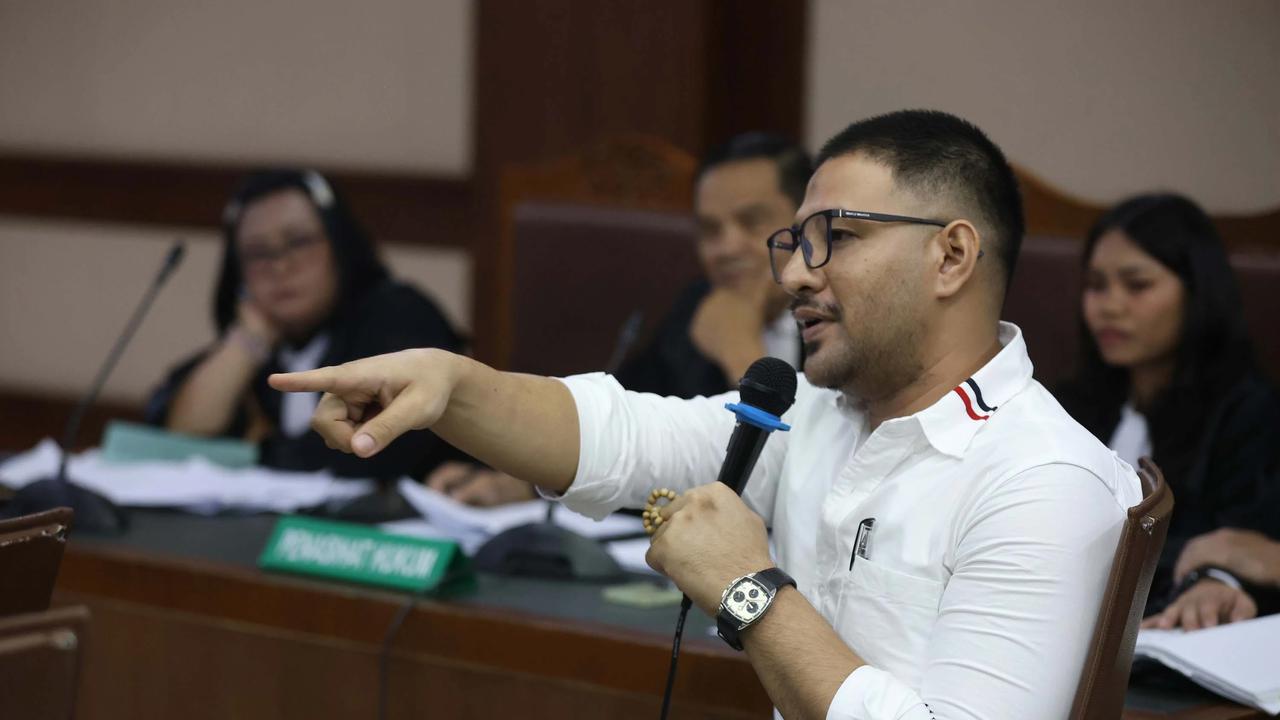 FOTO: Ammar Zoni Hadiri Sidang Lanjutan Kasus Dugaan Peredaran Narkotika di Rutan