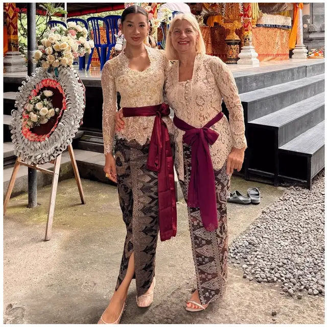 Inspirasi Model Kebaya 5 Seleb Rayakan Galungan 2025, Anggun dan Memesona