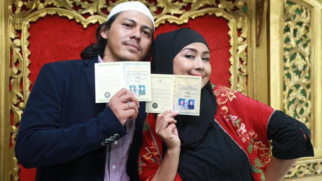 12 Artis yang Menikah di KUA, Terbaru Reza SMASH