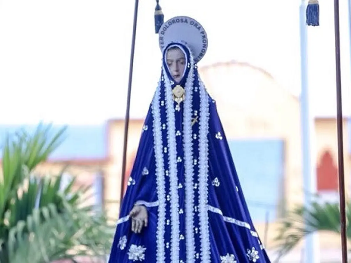 Patung Bunda Maria Bersedih Diarak Saat Semana Santa - Lifestyle