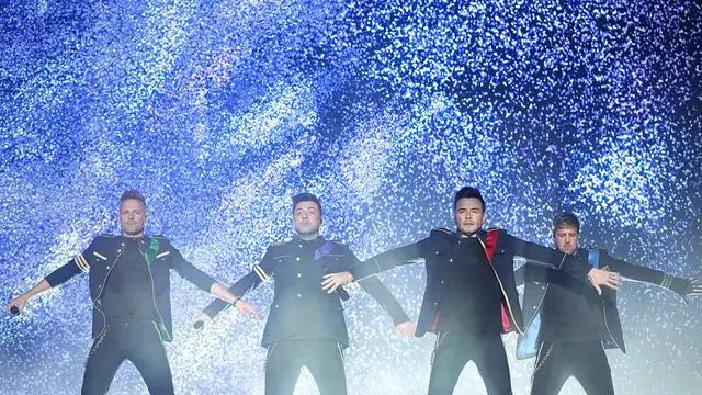 Westlife Konser The Twenty Tour Borobudur Symphony di Candi Borobudur Jawa Tengah (foto by Bambang E Ros)