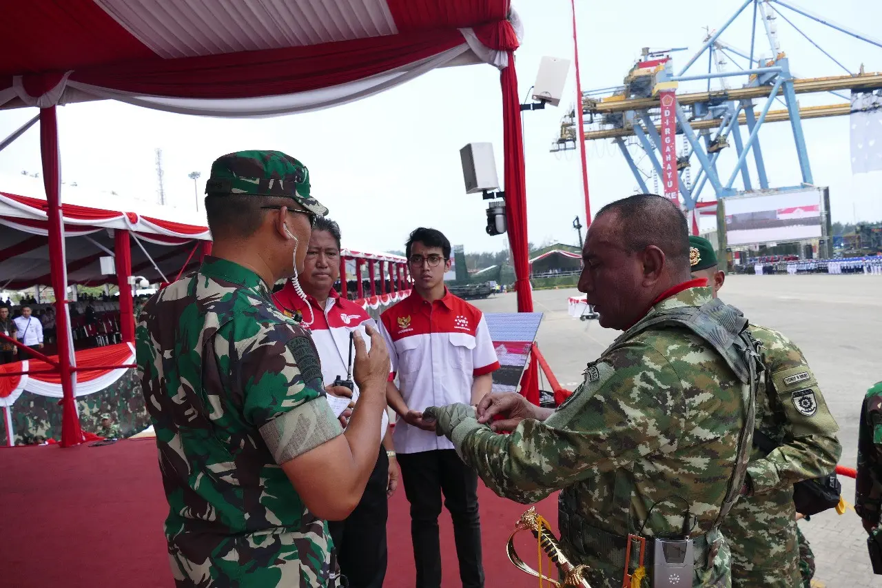 Vadi Akbar bersama dengan Pangkostrad