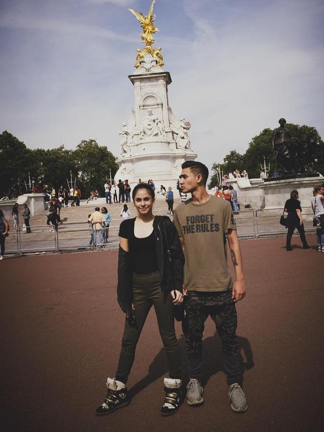 6 Potret Kebersamaan Axel Matthew dan Valerie Thomas, Kakak Adik yang Kompak