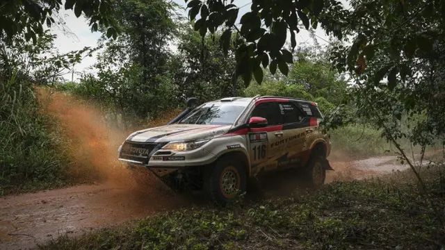 SUV Toyota Fortuner sukses lampaui medan ekstrem di AXCR 2022 (TGRI)