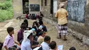 Bangunan yang disebut sebagai sekolah pun, kondisinya jauh dari kata layak. (Khaled ZIAD/AFP)