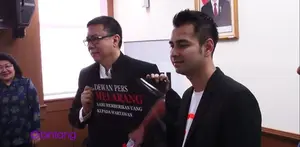 Sebelumnya Raffi Ahmad dilaporkan dengan dugaan fitnah dan pencemaran nama baik oleh Sutrisno Bunyil ke Polda Metro Jaya. Raffi merasa sudah meminta maaf, akhirnya mengambil tindakan balik. Ia mencoba untuk mencari solusi dengan dewan pers.