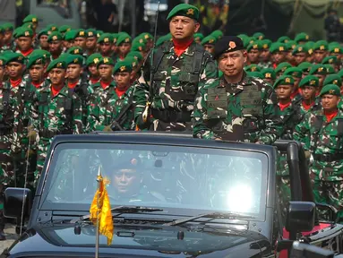 Panglima Tentara Nasional Indonesia (TNI) Jenderal Agus Subiyanto saat meresmikan pembentukan Batalyon Penyangga Daerah Rawan (Yon PDR) di Lapangan Monumen Nasional (Monas), Jakarta, Rabu (2/10/2024). (merdeka.com/Arie Basuki)