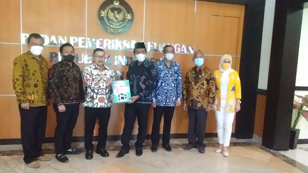 Pemerintah daerah Kabupaten Banggai kembali meraih opini Wajar Tanpa Pengecualian (WTP) atas Laporan Keuangan Pemerintah Daerah (LKPD) tahun 2021, dari Badan Pemeriksa Keuangan (BPK).