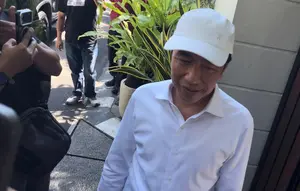 Jokowi Kumpulkan Teman Kuliah, Persiapan Hadapi Persidangan