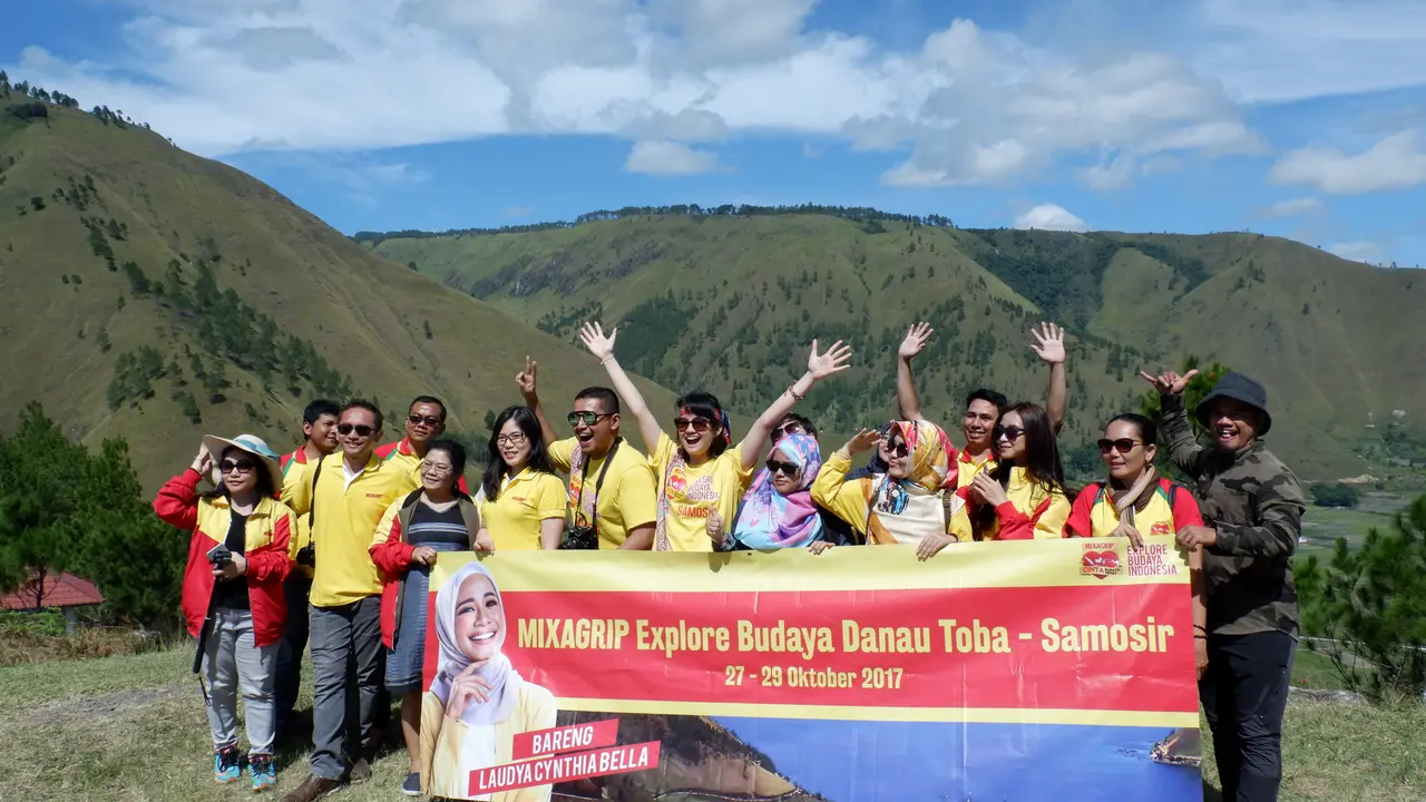 Mixagrip Explore Budaya Indonesia ajak anak muda explore Danau Toba – Samosir (Foto: Hidya Anindyati)