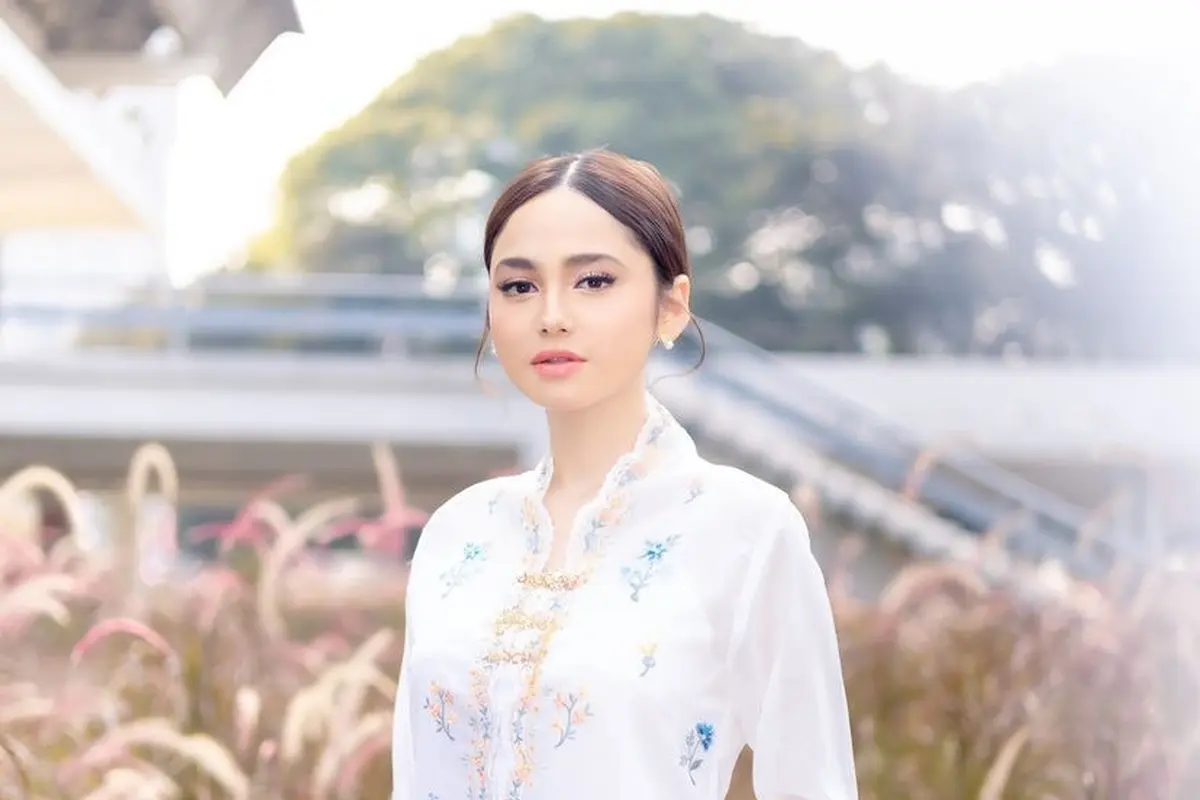 Syifa Hadju saat Hari Kebaya Nasional. [@syifahadju]