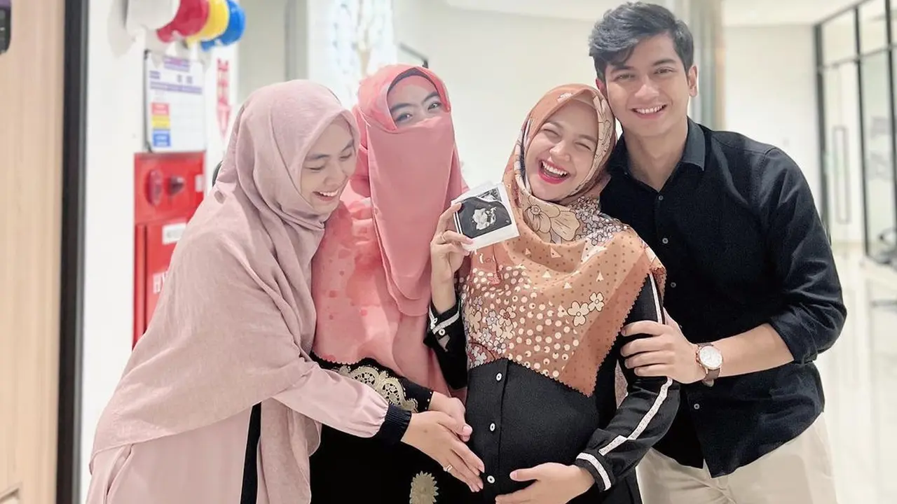 Oki Setiana Dewi dan Ria Ricis