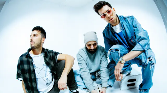 Cash Cash