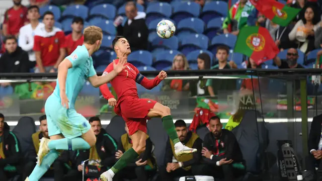 Aksi Matthijs de Ligt Saat Berduel dengan Ronaldo