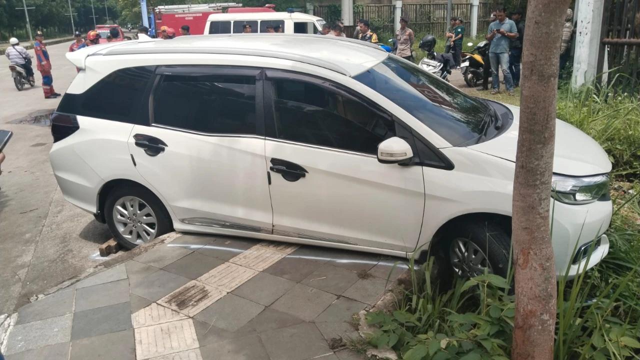 Belajar Mobil Berbuntut Tragis, Pemotor Tewas Usai Tertabrak