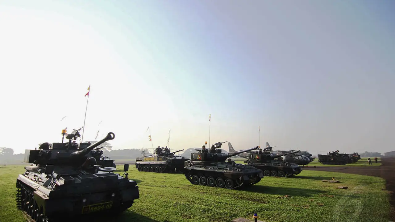 Ratusan Alutsista Diturunkan dalam Latihan Gabungan TNI 2014