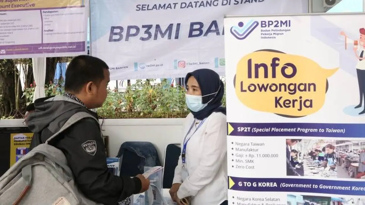 Job Fair terbesar yang digelar Dinas Ketenagakerjaan (Disnaker) Kota Tangerang di Stadion Benteng Reborn.