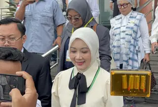 Anggota DPR Atalia Praratya menghadiri sidang lanjutan gugatan cerai terhadap mantan Gubernur Jawa Barat Ridwan Kamil di Pengadilan Agama Bandung, Kota Bandung, Rabu (31/12/2025). (Antara)