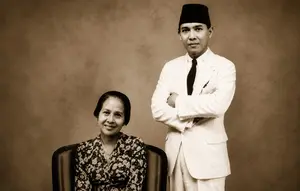 Foto Inggit Garnasih dengan Bung Karno. (Istimewa)