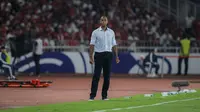 Ekspresi pelatih Timnas Indonesia, Patrick Kluivert, saat melawan Timnas China dalam laga Kualifikasi Piala Dunia 2026 zona Asia di Stadion Utama Gelora Bung Karno (SUGBK) Senayan, Jakarta, Kamis (5/6/2025). (Bola.com/Bagaskara Lazuardi)