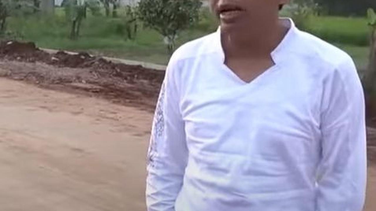 Dedi Mulyadi saat berada di lokasi, dibenarkan oleh para pekerja bahwa ada pemalakan yang hingga kini sudah ada dua korban penganiayaan oleh preman tersebut.<br><br>