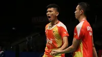 Fajar Alfian/Muhammad Rian Ardianto menundukkan ganda Thailand, Kittinupong Kedren/Dechapol Puavaranukroh, 21-18, 21-13, pada perempat final Malaysia Masters 2018 di Kuala Lumpur, Jumat (19/1/2018). (PBSI)