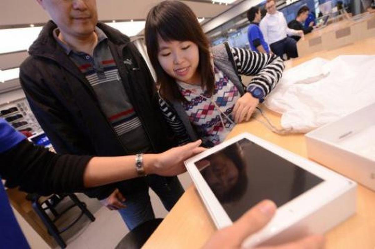 Ramai-ramai mengantre new iPad 