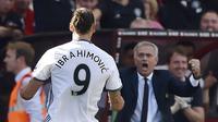Zlatan Ibrahimovic cetak gol pertama untuk Manchester United. (Reuters)