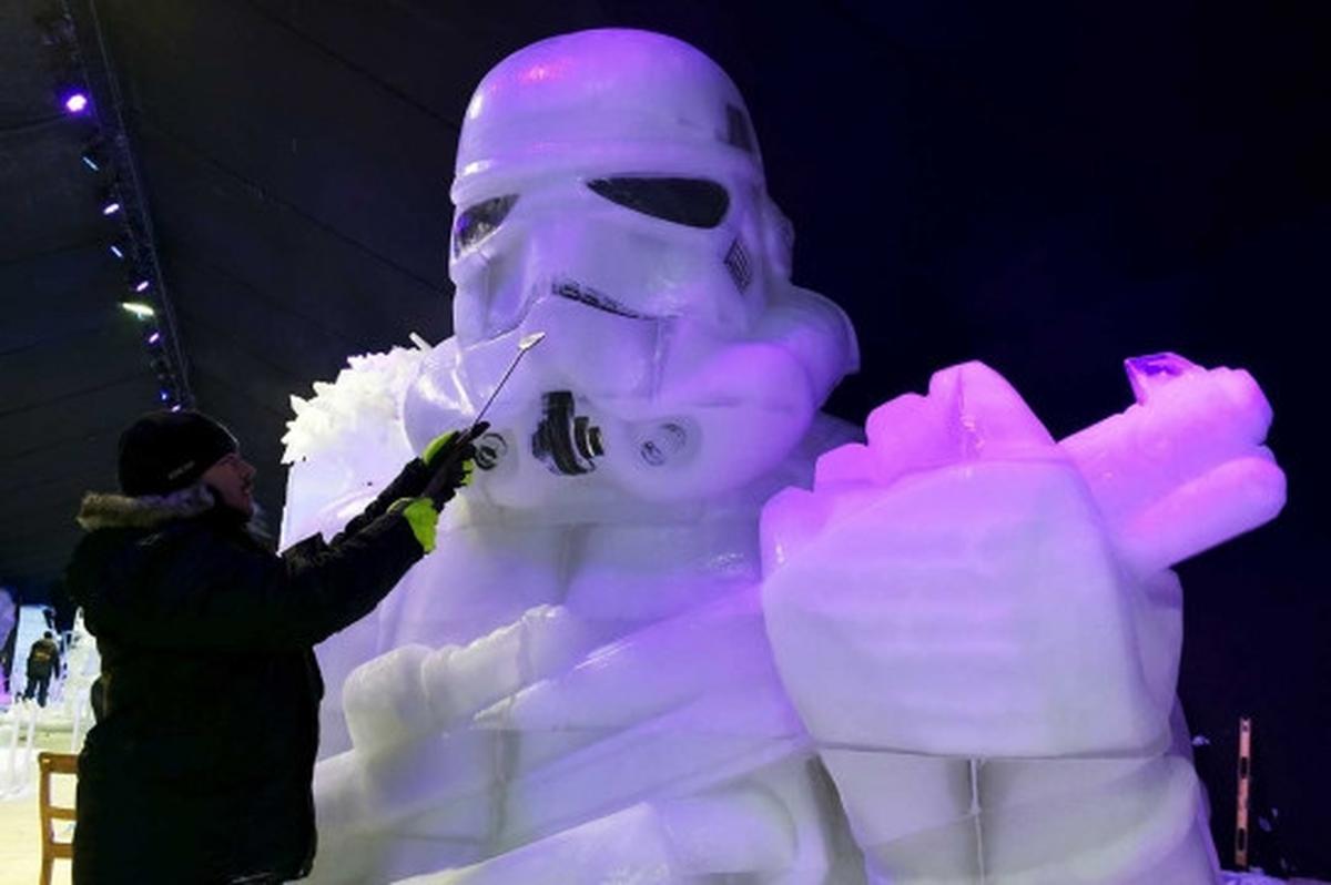 Uniknya para karakter tokoh "Star Wars" terbuat dari es