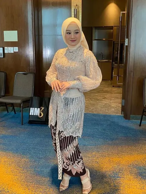Kebaya clearance bridesmaid hijab