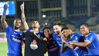 Persib Bandung juara paruh musim BRI Liga 1 2024/2025. (Bola.com/Dok.Persib Bandung).