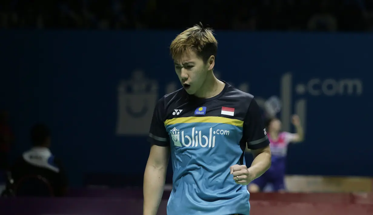 Ganda putra Indonesia, Marcus Gideon / Kevin Sanjaya, berhasil mengalahkan Ou Xuan Yi / Zhang Nan pada Indonesia Open 2019 di Istora Senayan, Jumat (19/7). Marcus / Kevin menang 21-12 dan 21-16. (Bola.com/Yoppy Renato)