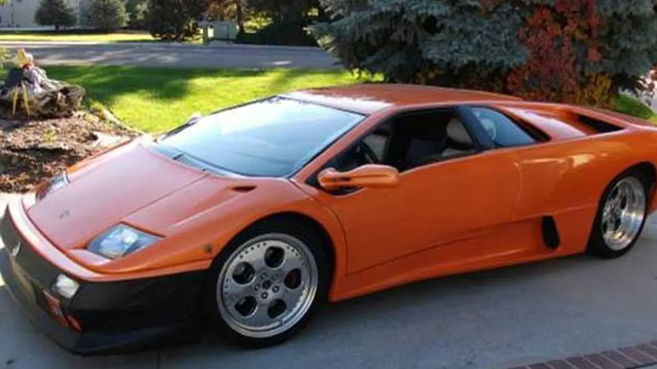 Ngidam Lamborghini Diablo, Pria Ini 'Bedah' Mobil Miliknya