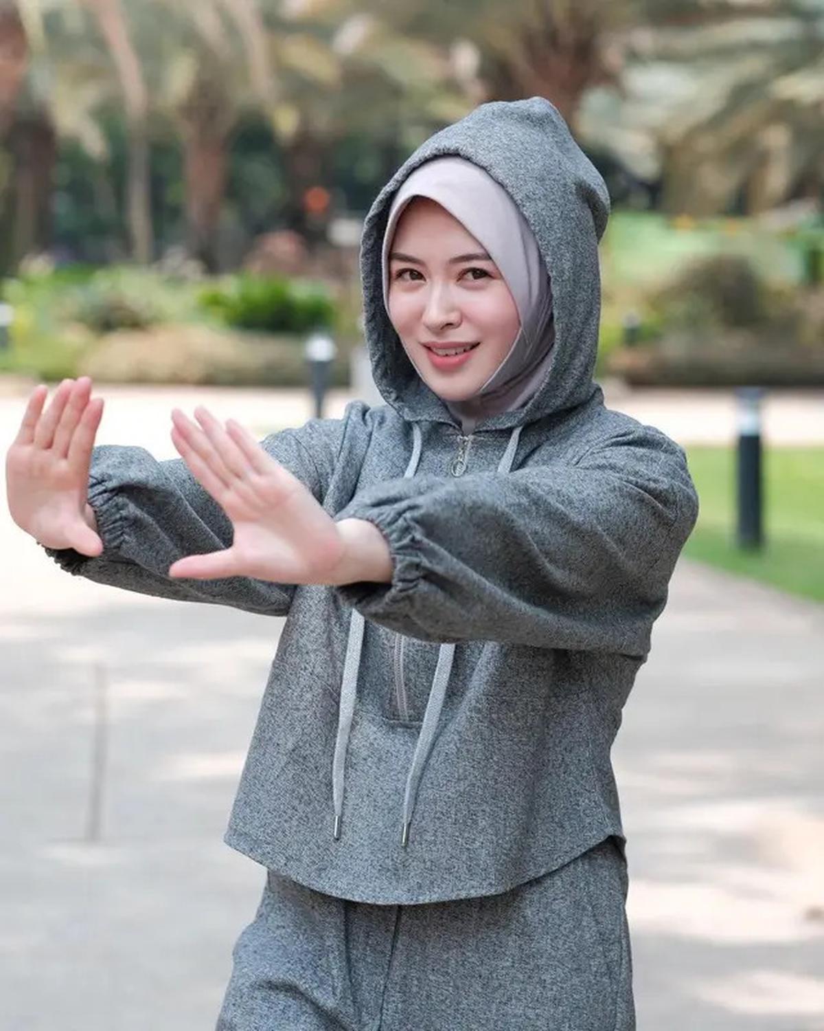 5 Tren Hijab 2025 yang Lagi Hits, Bikin Kamu Makin Stylish!