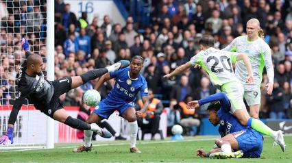 Manchester City berhasil memetik kemenangan saat bertandang ke markas Chelsea dalam laga lanjutan Liga Inggris 2025/2026 di Stamford Bridge, Londong, Inggris, Minggu (12/04/2026). (AP Photo/Ian Walton)