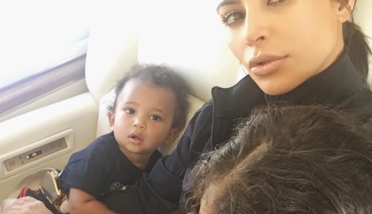 Dirinya sangat bersyukur karena Saint West bisa pulang ke rumah dengan keadaannya yang sudah sangat membaik. (instagram/kimkardashian)