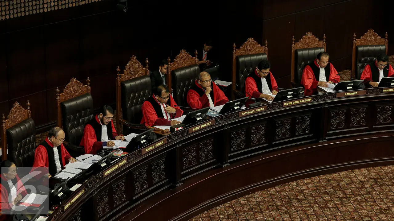 20151111-SIDANG-PUTUSAN-MK-FF