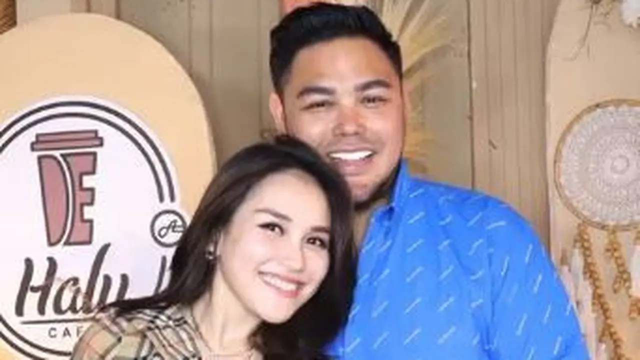 Ayu Ting Ting mesra bersama Ivan Gunawan (Instagram/ayutingting92)
