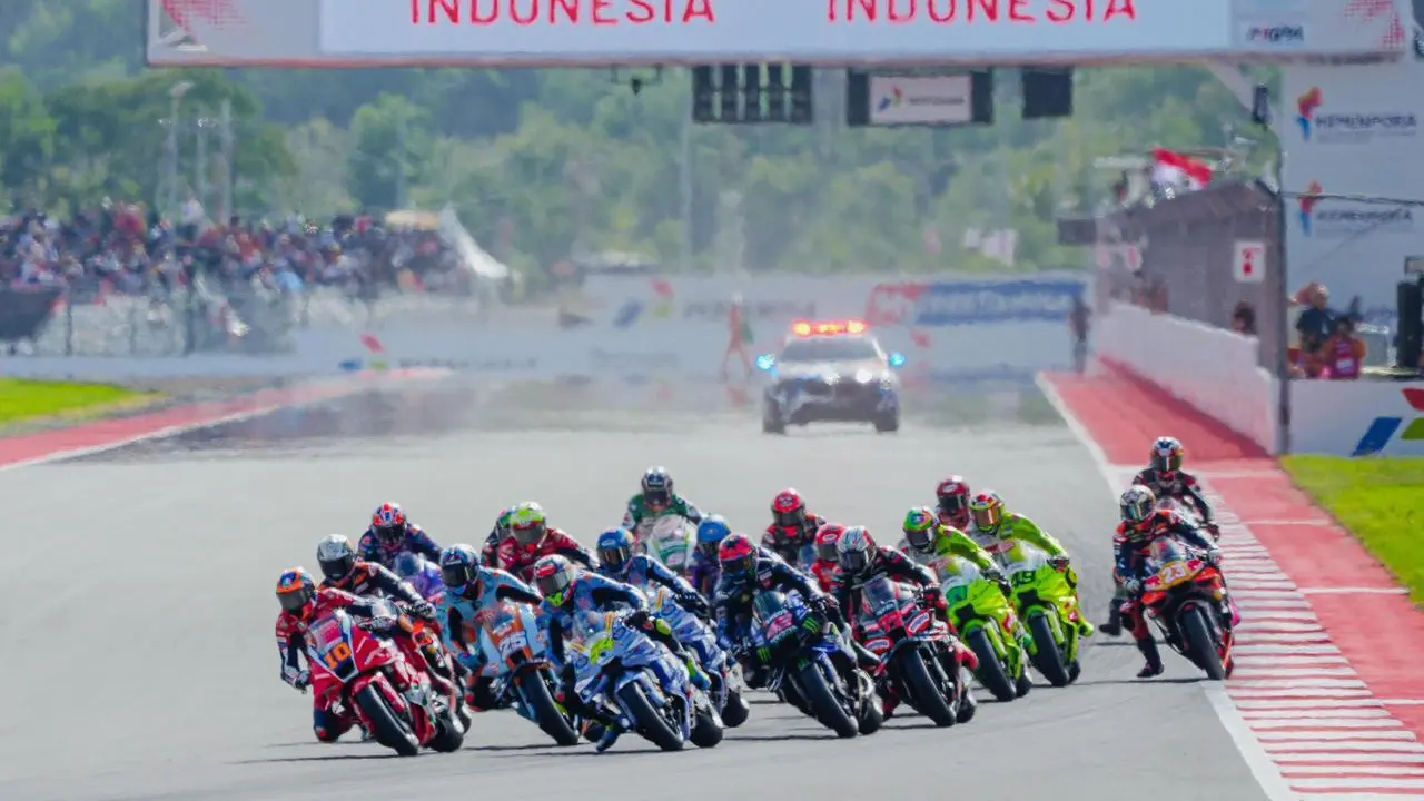 Dari Mandalika ke Dunia: Melalui Sirkuit Mandalika yang Dikelola InJourney, Mario Aji dan Veda Ega Pratama Buktikan Anak Bangsa Siap ke Panggung MotoGP
