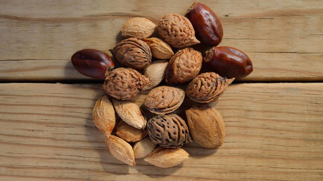 3. Kacang-Kacangan dan Biji-Bijian<br>
