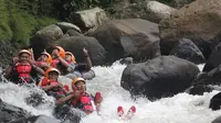 Bermain Body Rafting di Sungai Cikondang/Istimewa.