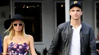 Pacari Paris Hilton, River Viiperi Tak Merasa Terintimidasi