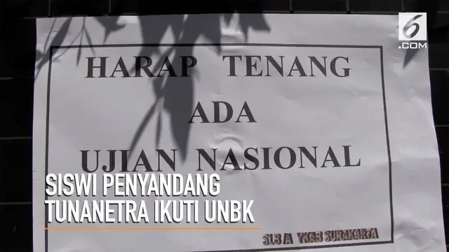 Ujian Nasional Berbasis Komputer untuk SMA digelar serentak di seluruh Indonesia. Di Solo, Jawa Tengah, pelaksanaan ujian nasional juga diikuti satu orang siswi penyandang tunanetra.